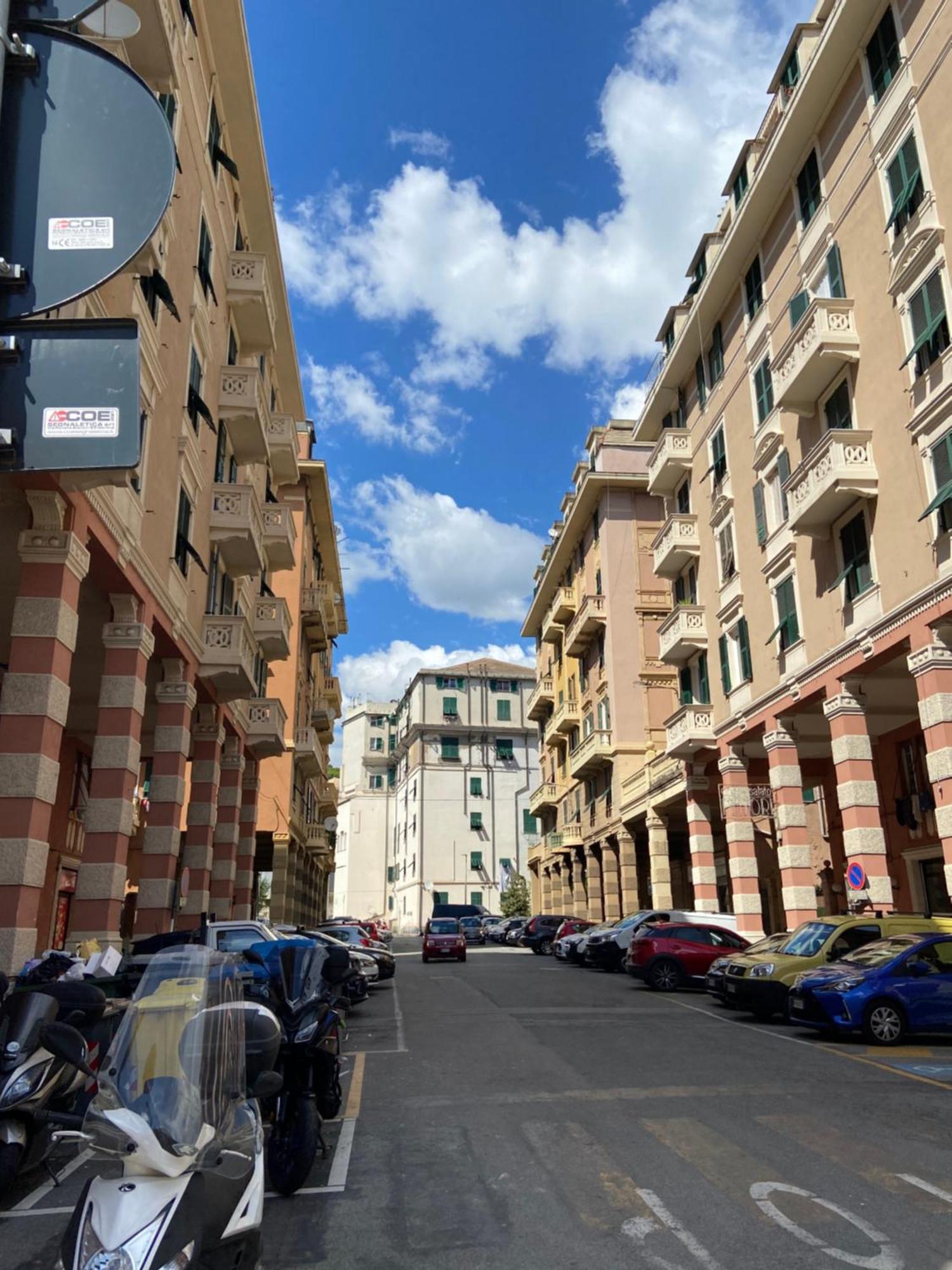 Lolla Appartamento Aeroporto Genoa Luaran gambar